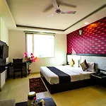 Hotel Olive Zone Near Delhi Airport